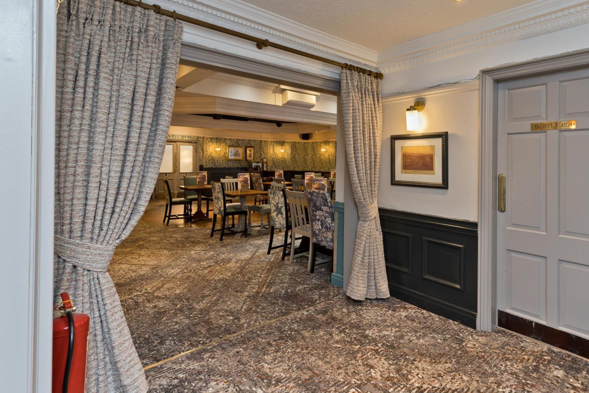Blue Bell Hotel 3*