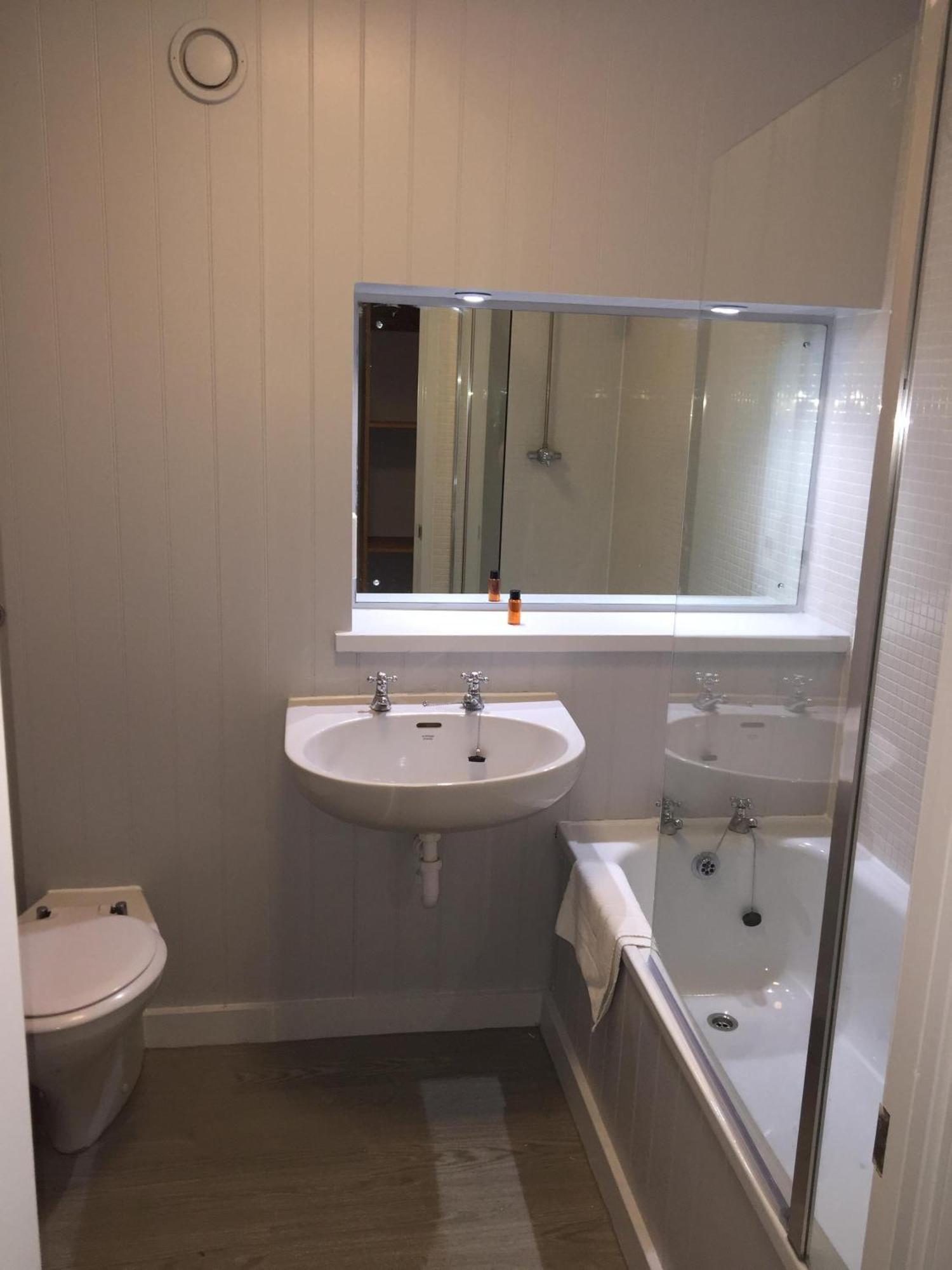 Blue Bell Hotel 3*